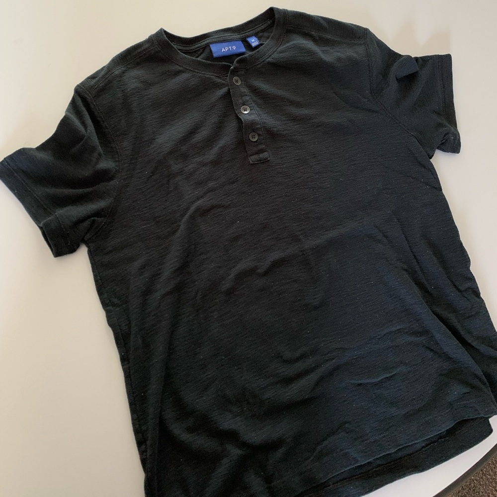Apt. 9 Short Sleeve Henley T-Shirt. Men’s Medium